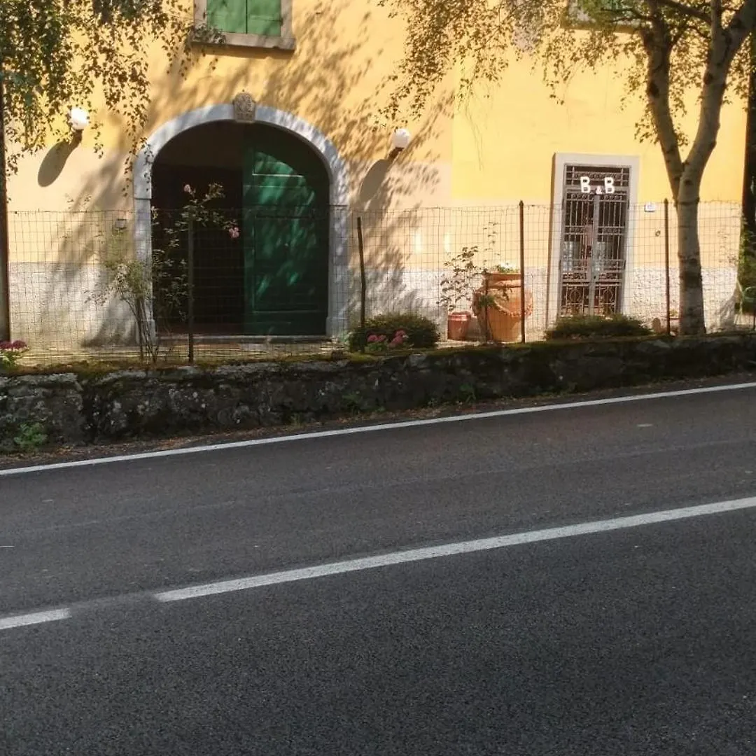A Casa Di Ale Acomodação com café da manhã Firenzuola Itália